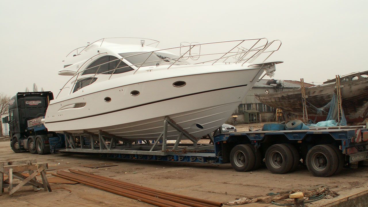Motor boat transport
