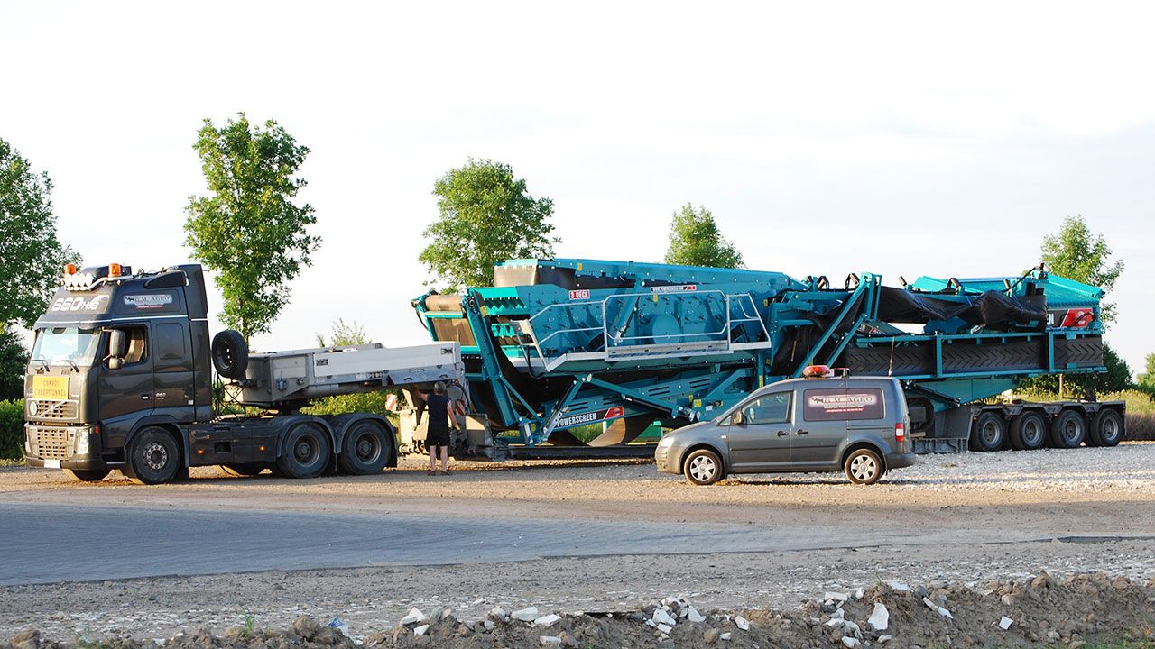 Construction machinery transport