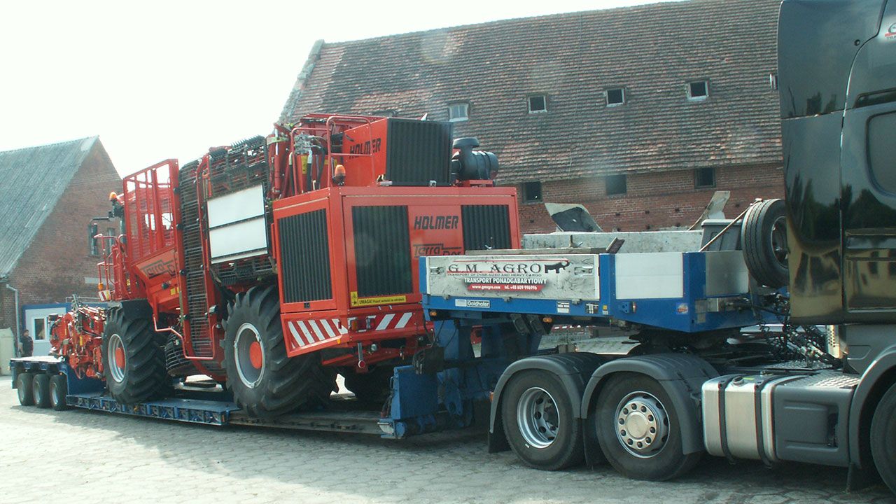 Transport of agricultural machinery