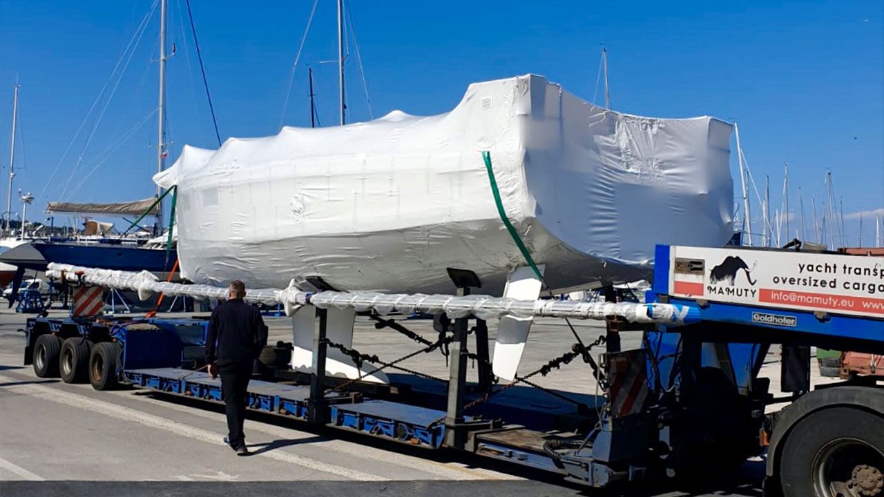 Transport of the Beneteau Oceanis 35.1 yacht 05