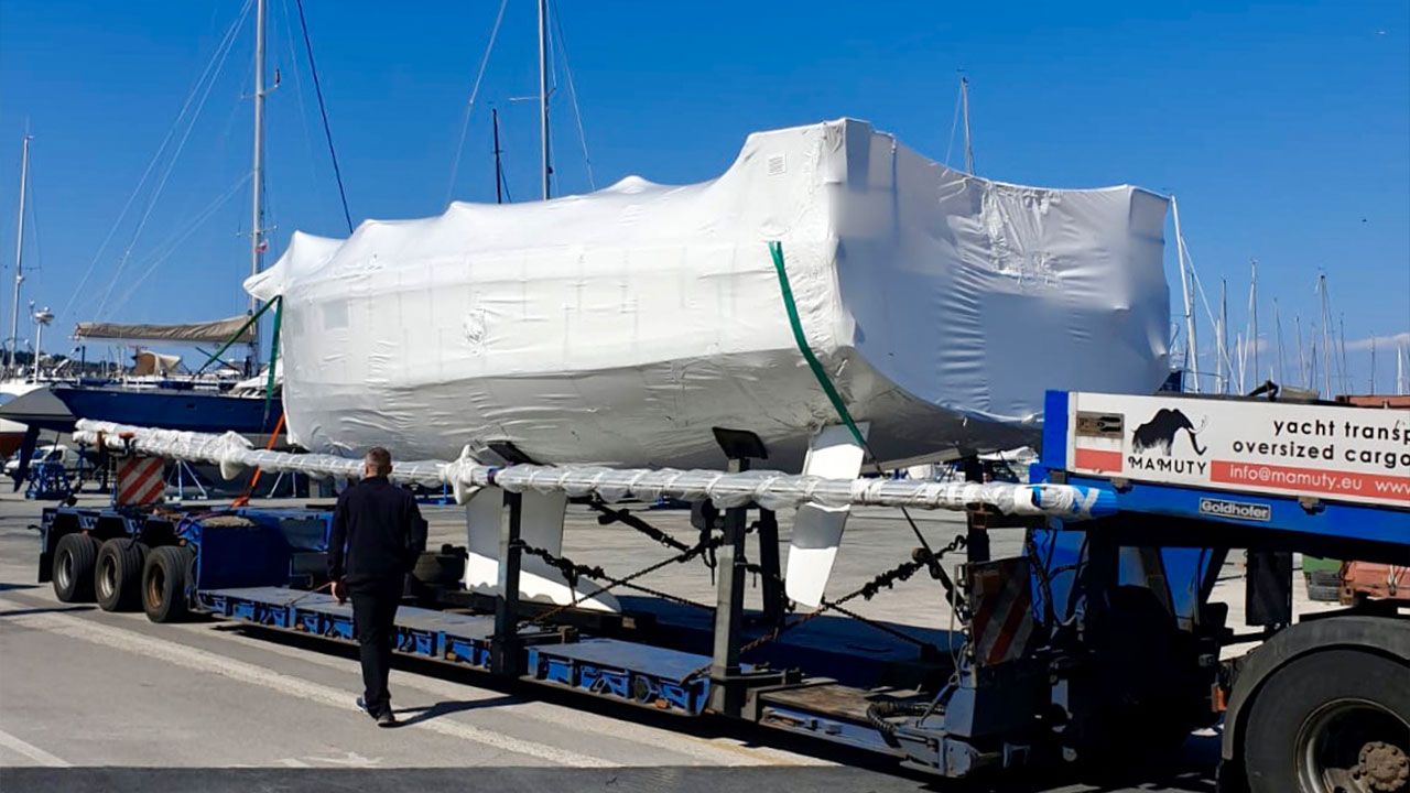 Yacht transport