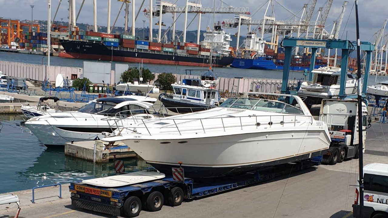 Sea Ray 500 Sundancer boat transport 09