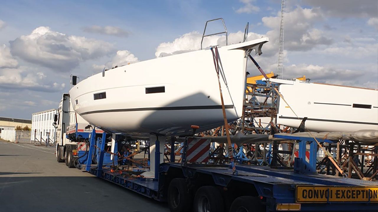 Transport of the Dufour 390 GL yacht 05