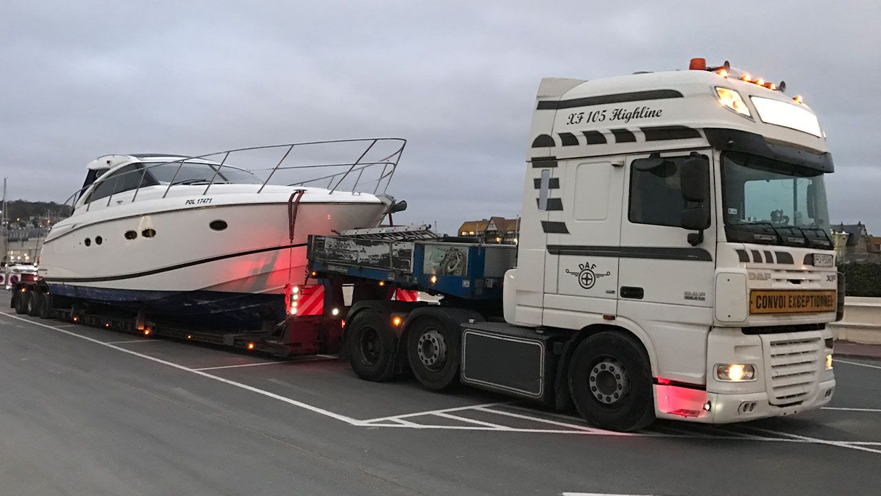 Yacht transport