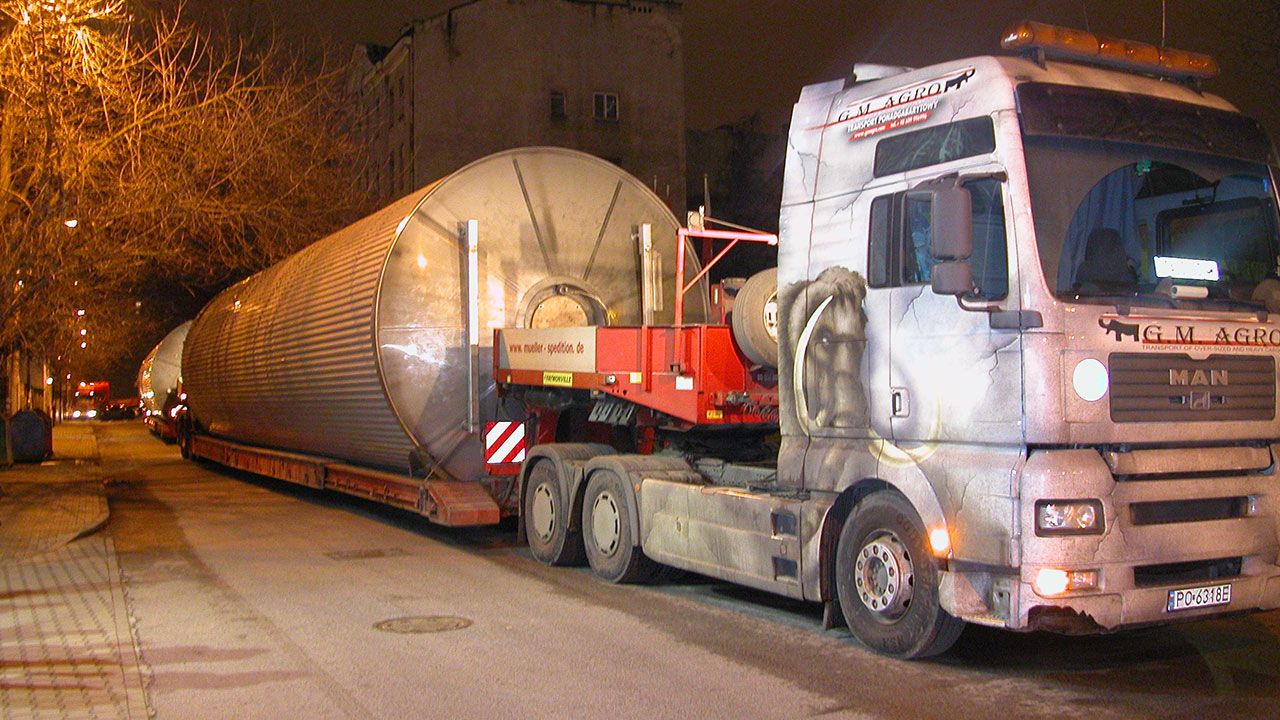 Tank transport