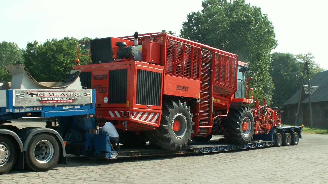 Transport maszyny rolniczej